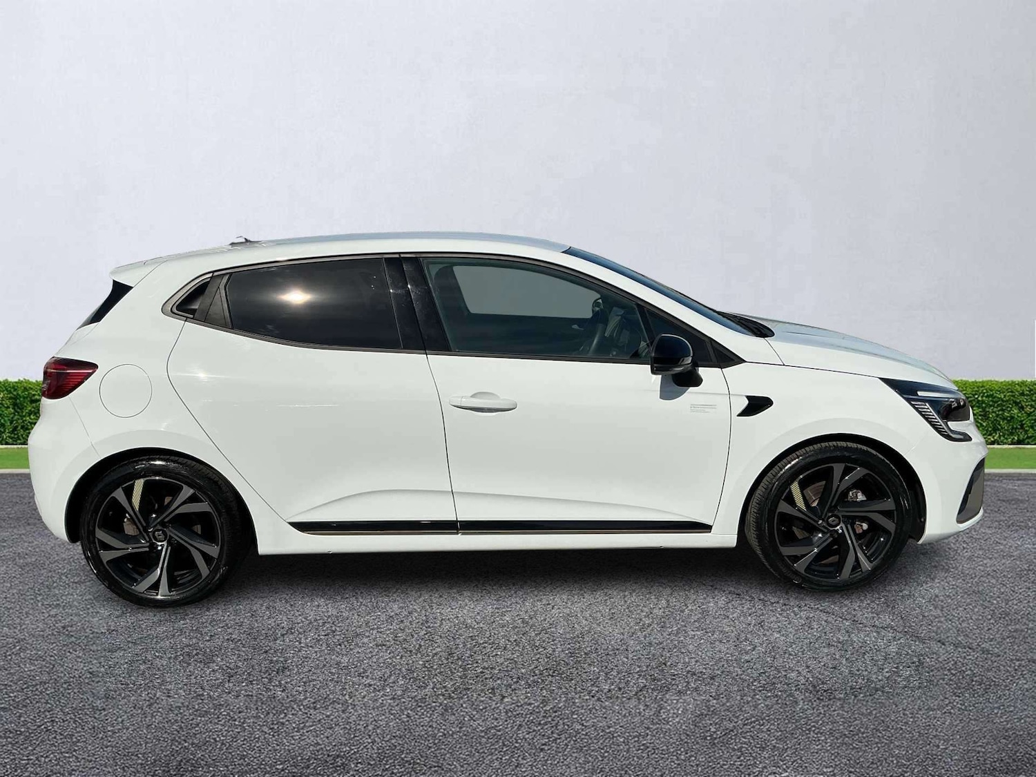 Used Renault Clio 2023 for sale - 78191949: Photo 3