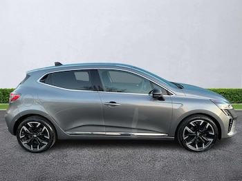 Used Renault Clio 2024 for sale - 77008320: Photo