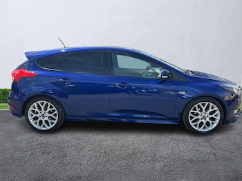 Used Ford Focus 2017 for sale - 78782604: Photo