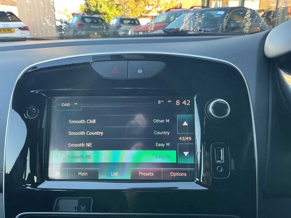 Used Renault Clio 2017 for sale - 76101425: Photo 10