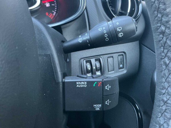 Used Renault Clio 2017 for sale - 76101425: Photo 26