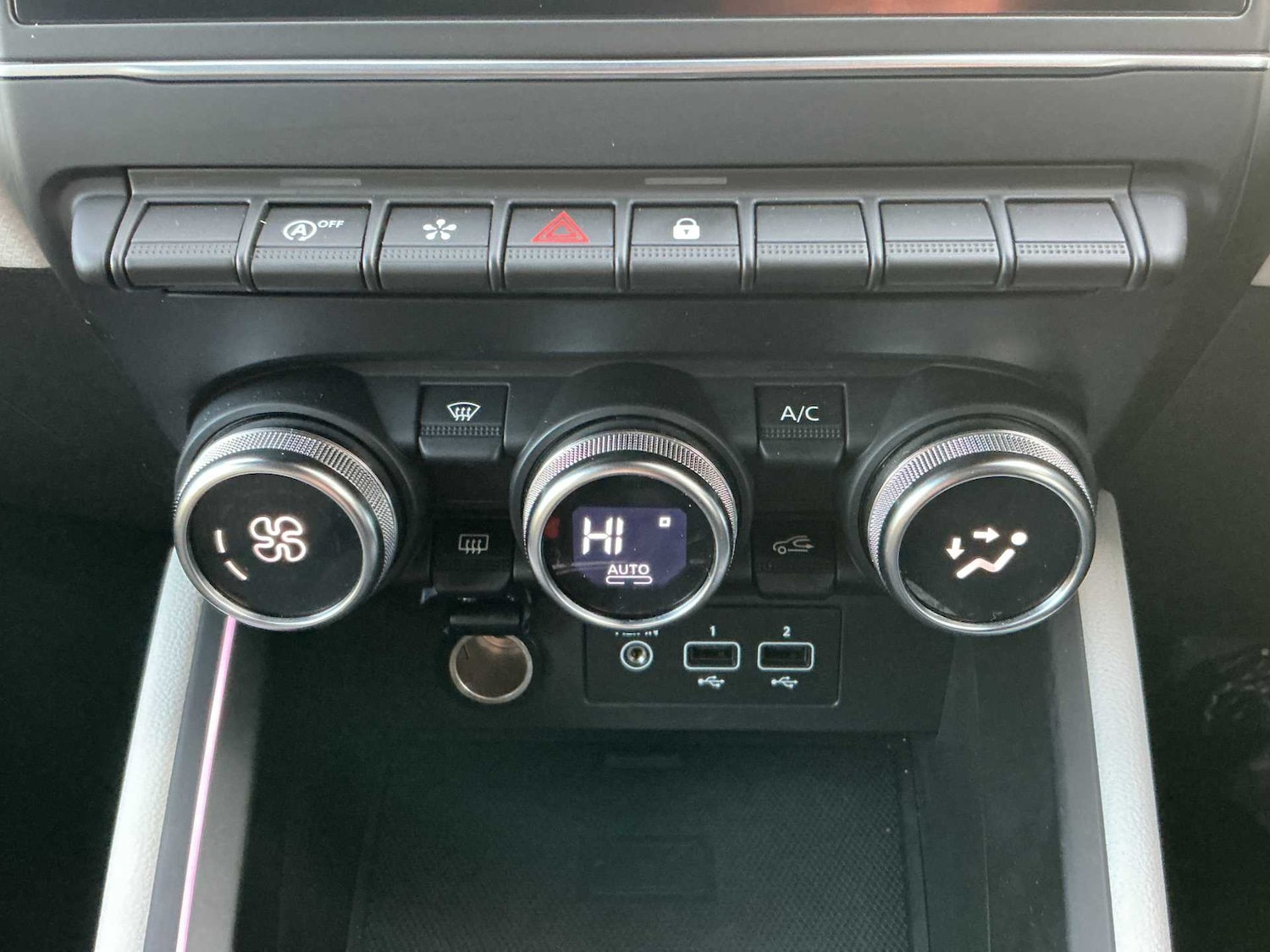 Used Renault Clio 2023 for sale - 76911269: Photo 11