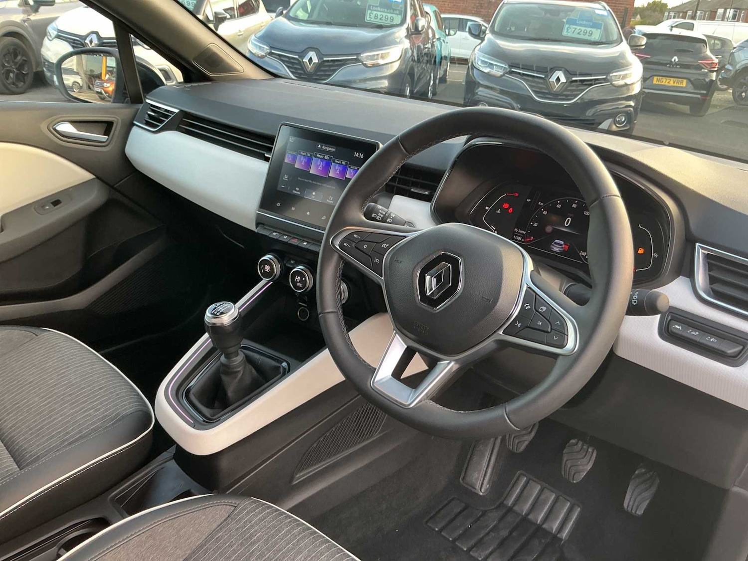 Used Renault Clio 2023 for sale - 76911269: Photo 14