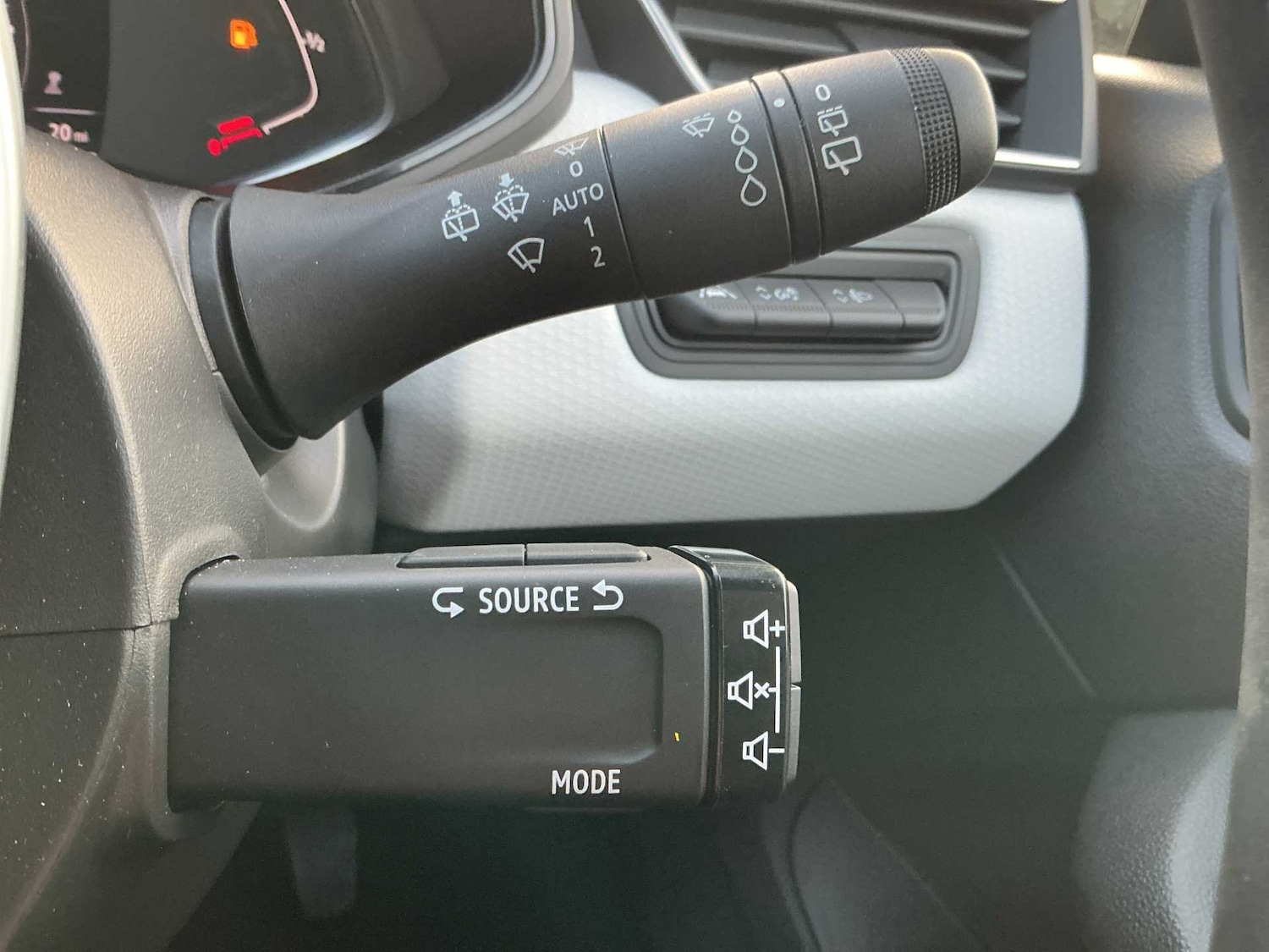 Used Renault Clio 2023 for sale - 76911269: Photo 26