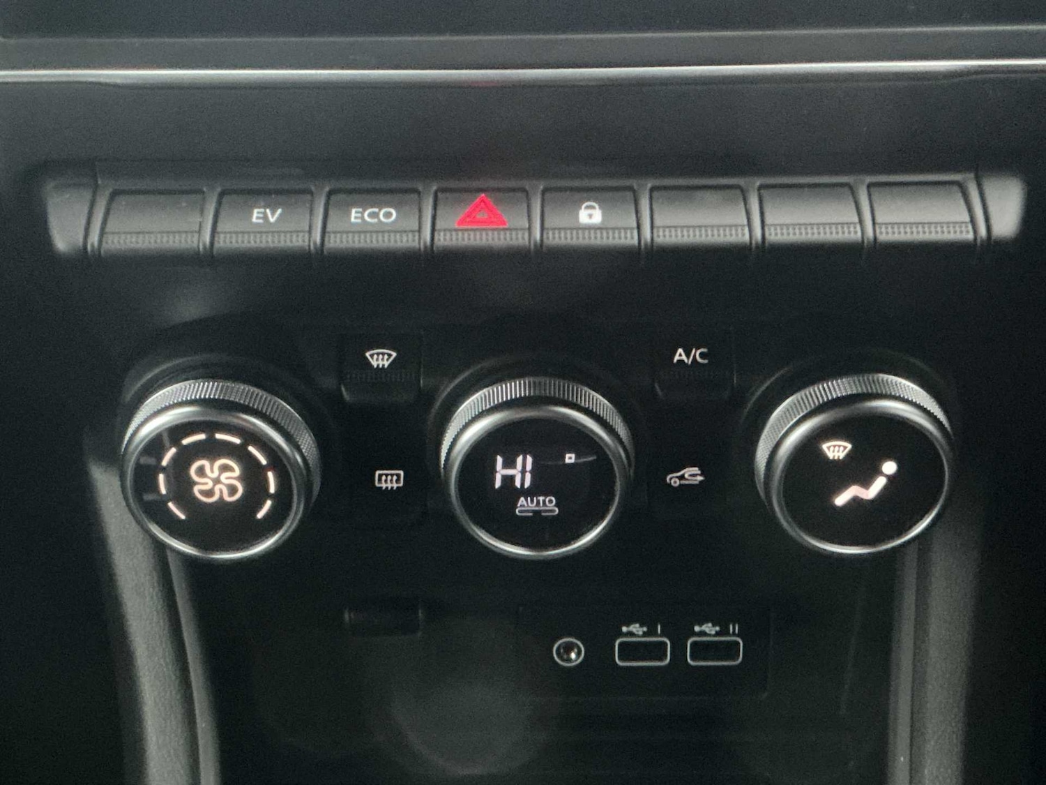 Used Renault Captur 2024 for sale - 76770083: Photo 11