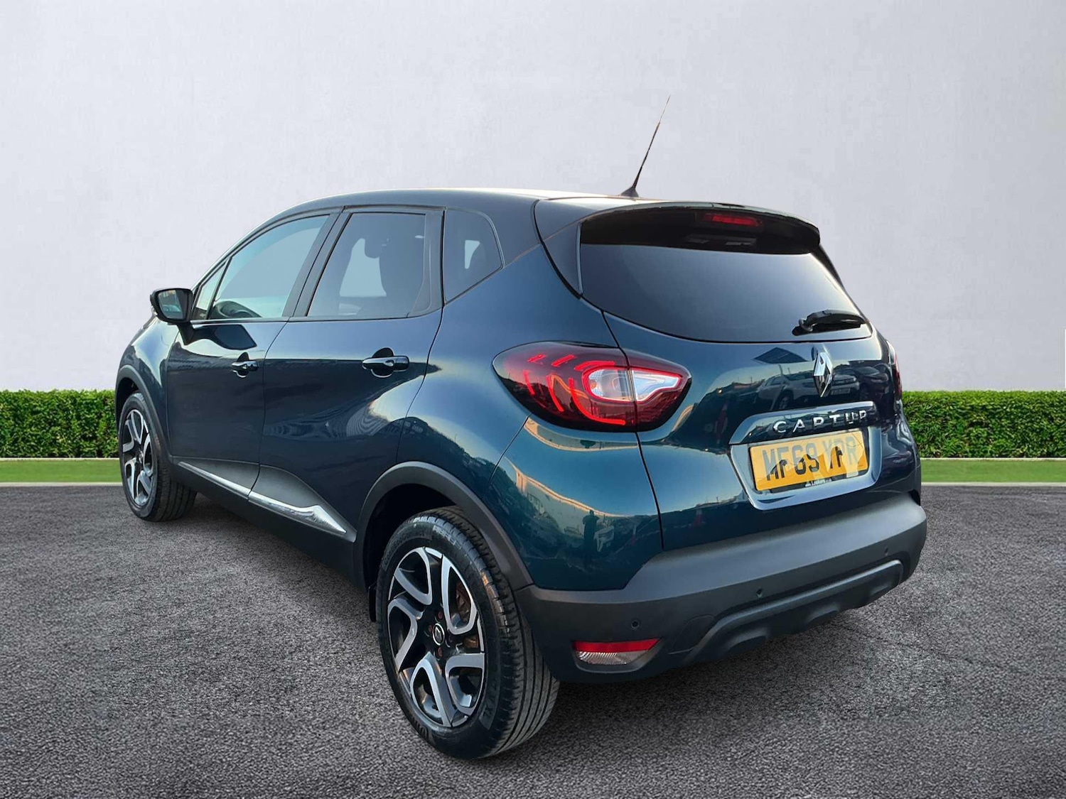 Used Renault Captur 2019 for sale - 77085528: Photo 2