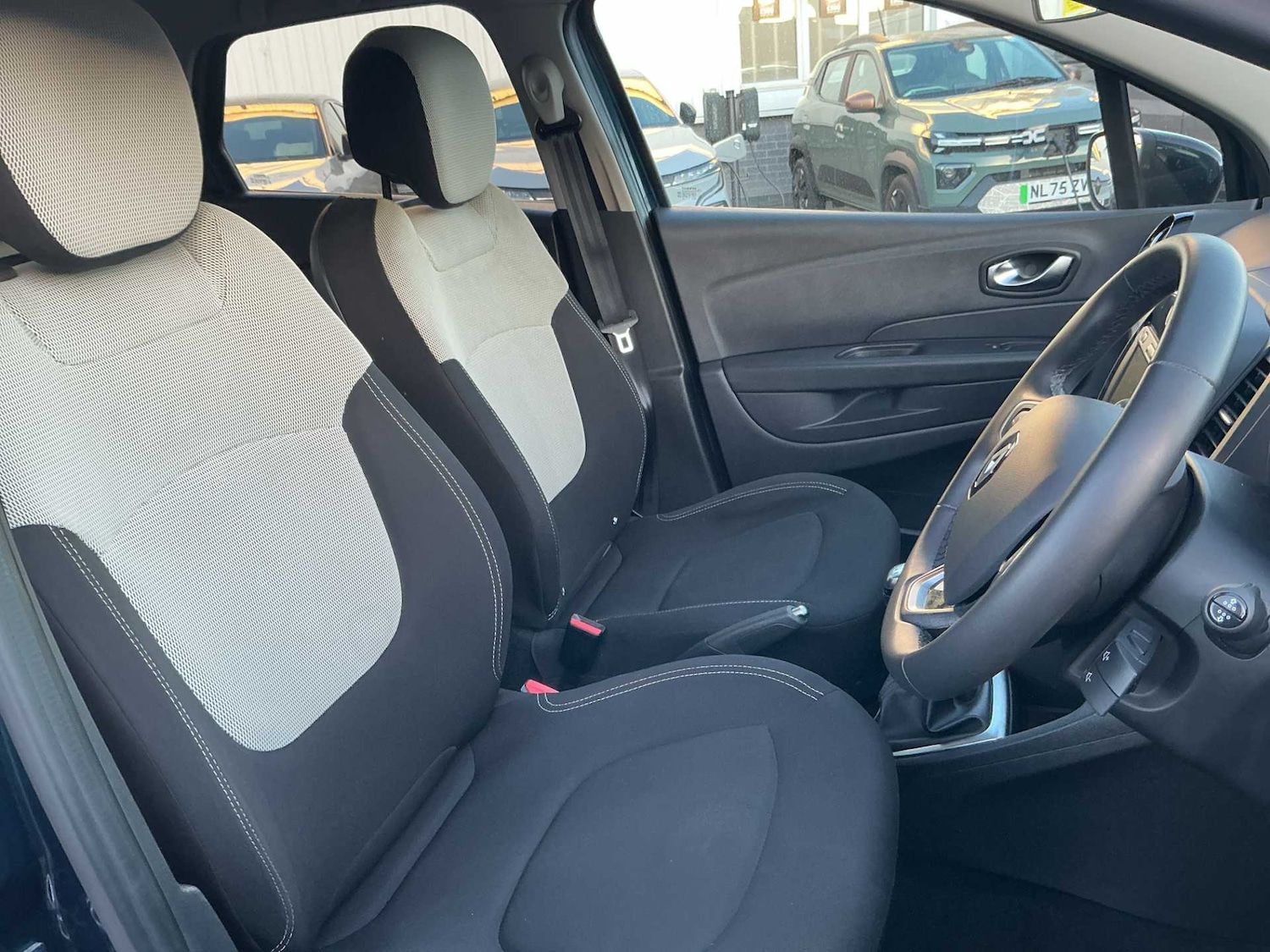 Used Renault Captur 2019 for sale - 77085528: Photo 33