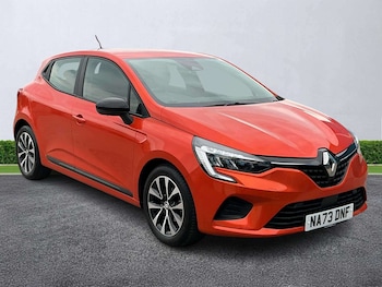 Used Renault Clio 2023 for sale - 79060272: Photo