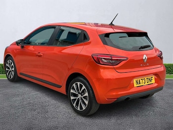 Used Renault Clio 2023 for sale - 79060272: Photo