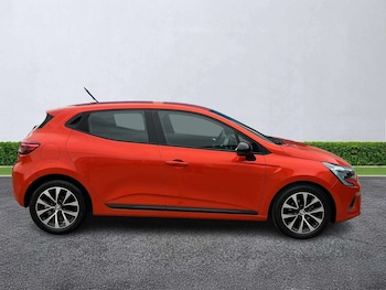 Used Renault Clio 2023 for sale - 79060272: Photo