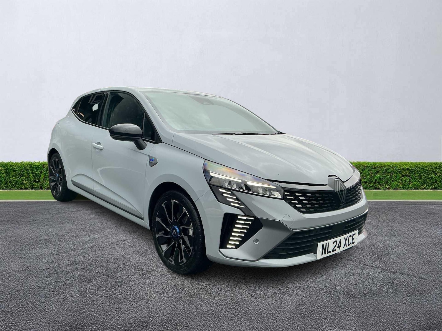 Used Renault Clio 2024 for sale - 76543036: Photo 1