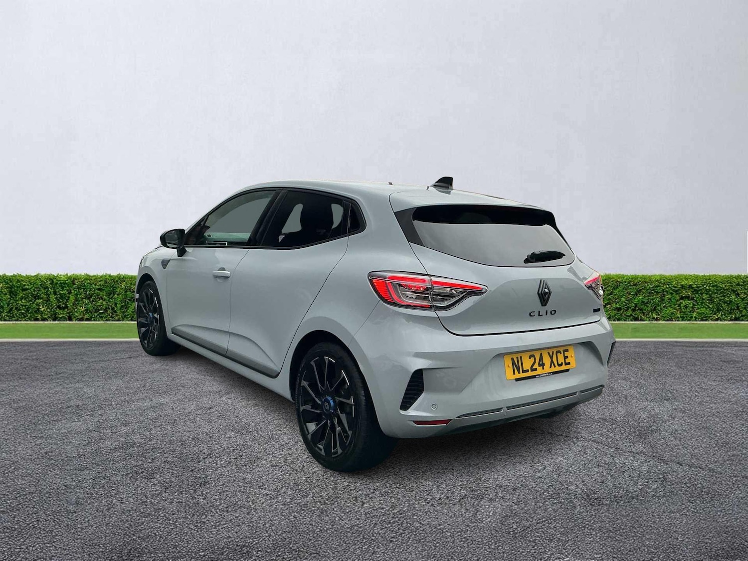 Used Renault Clio 2024 for sale - 76543036: Photo 2