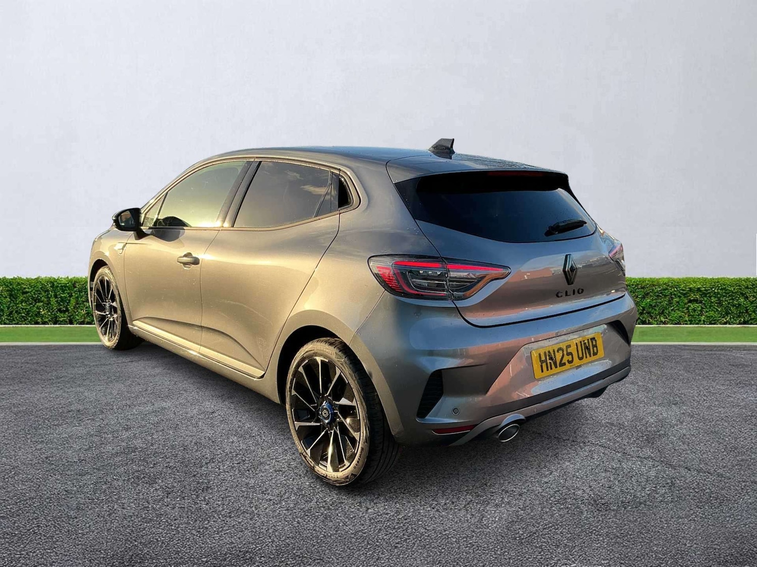 Used Renault Clio 2025 for sale - 77487533: Photo 2