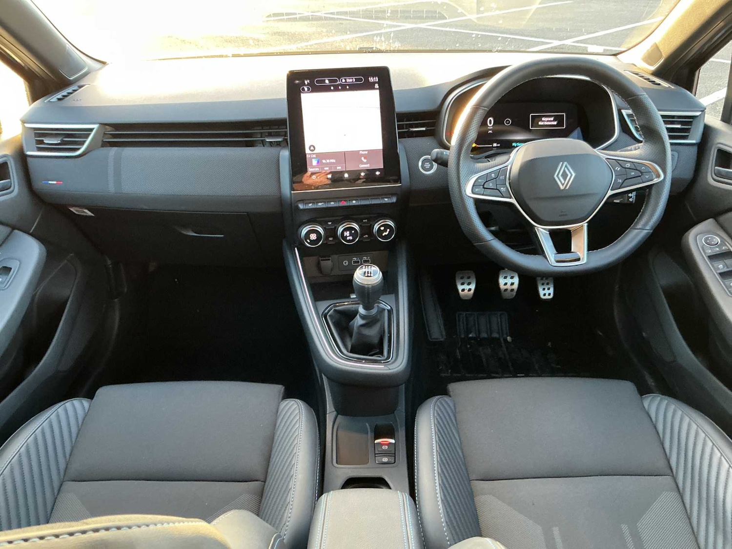 Used Renault Clio 2025 for sale - 77008362: Photo 8