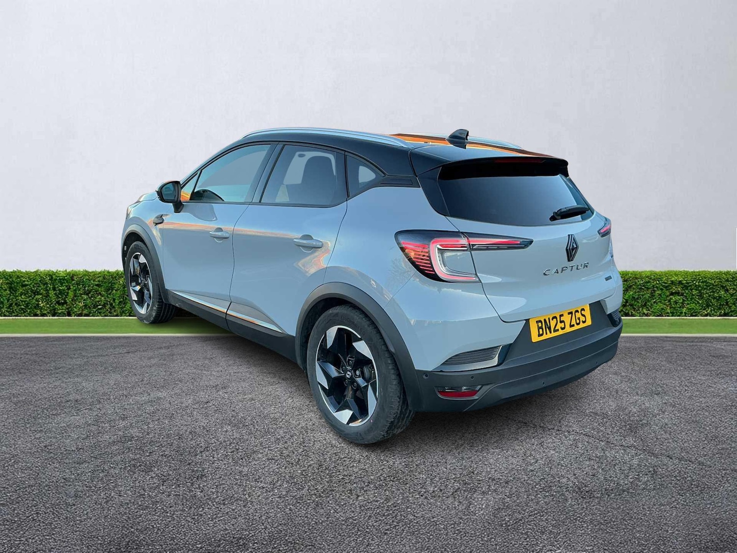 Used Renault Captur 2025 for sale - 77001894: Photo 2