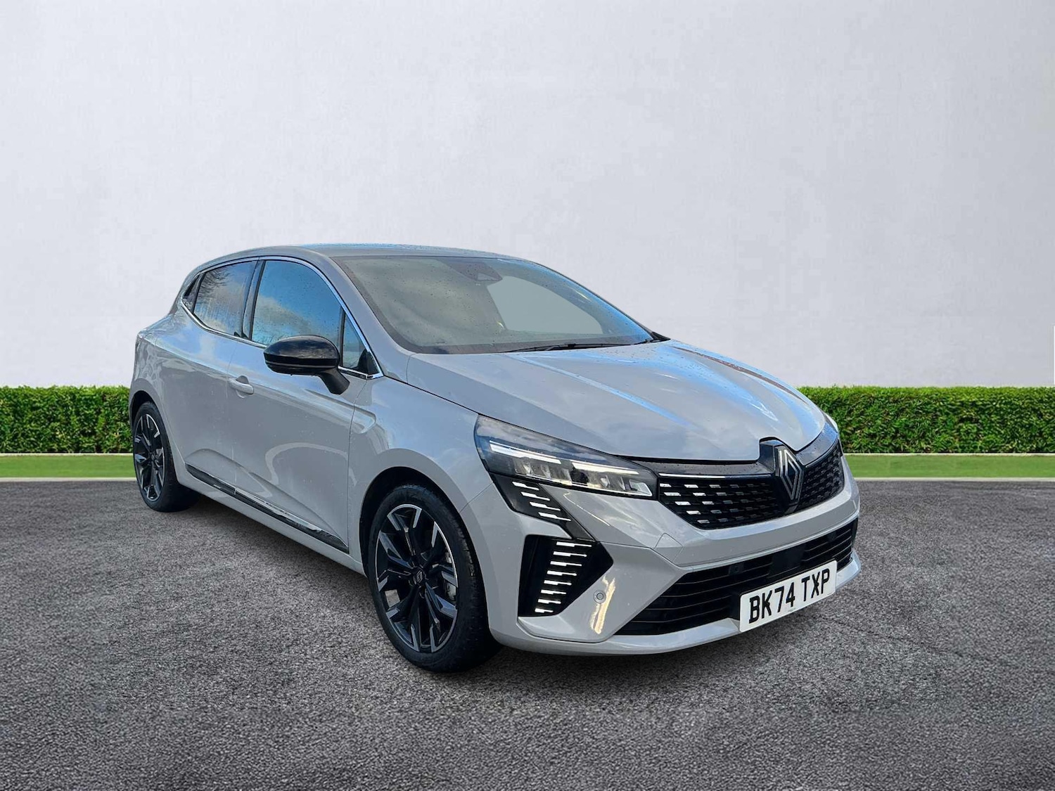 Used Renault Clio 2024 for sale - 76970012: Photo 1