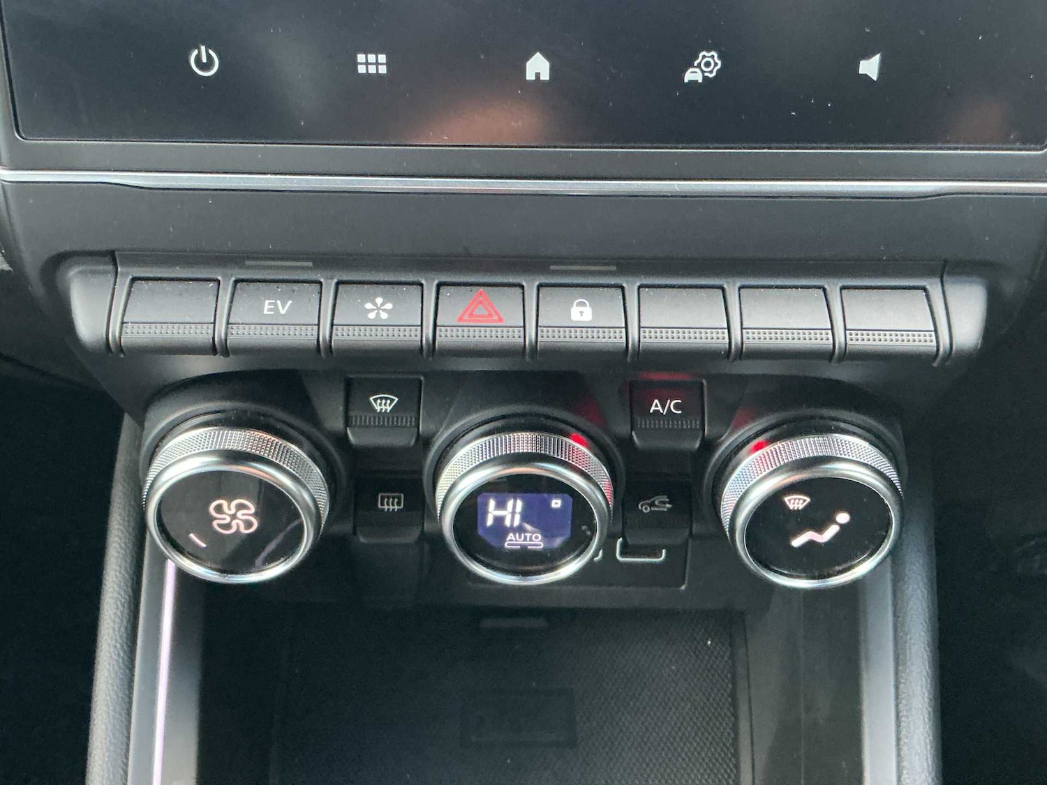 Used Renault Clio 2024 for sale - 76970012: Photo 11