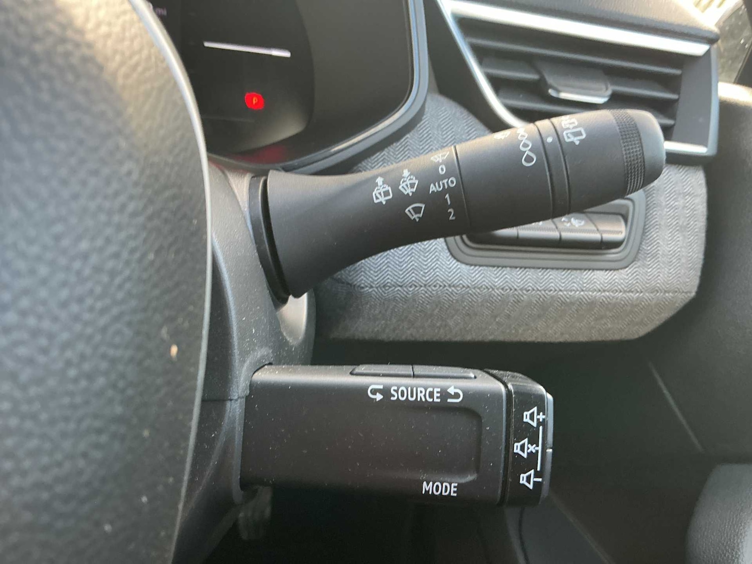 Used Renault Clio 2024 for sale - 76970012: Photo 26