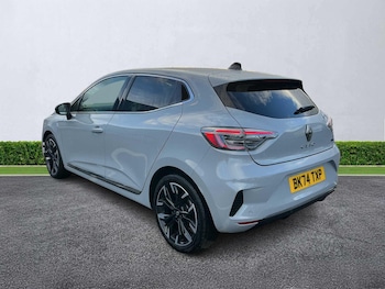 Used Renault Clio 2024 for sale - 76970012: Photo