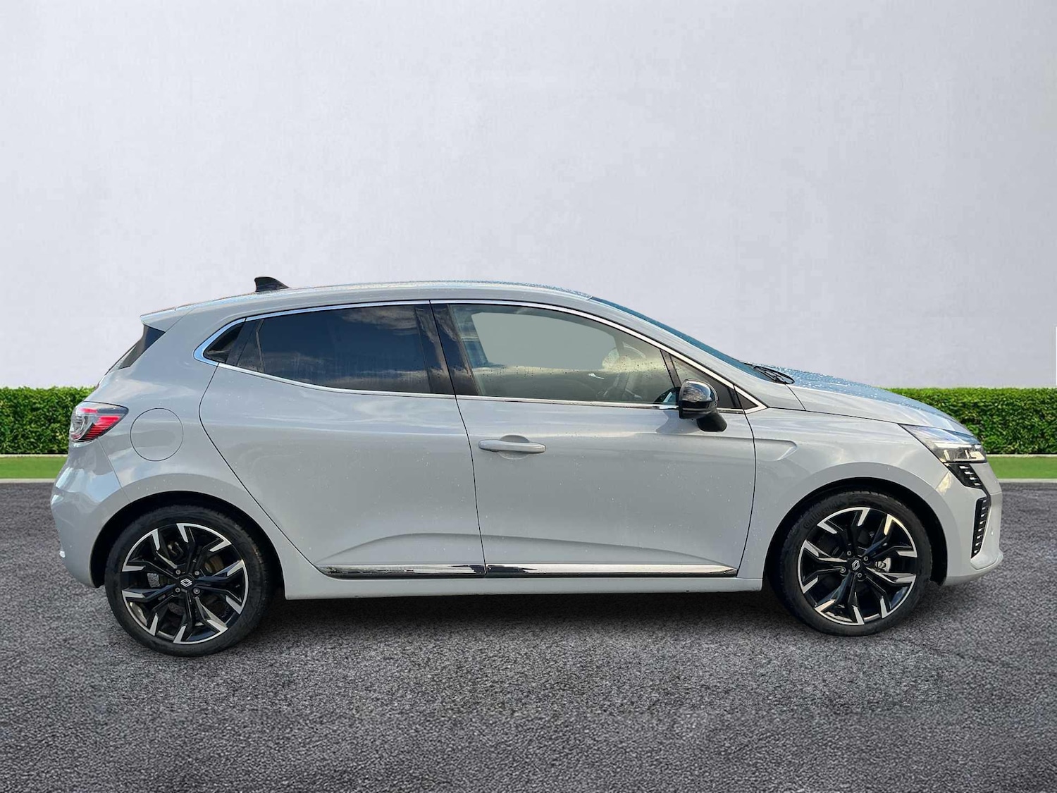 Used Renault Clio 2024 for sale - 76970012: Photo 3