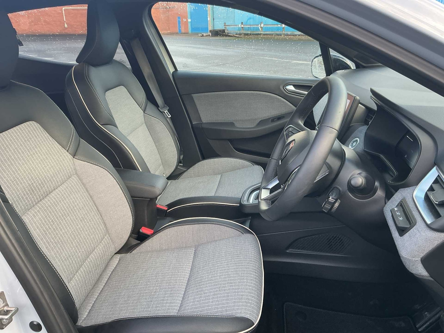 Used Renault Clio 2024 for sale - 76970012: Photo 34