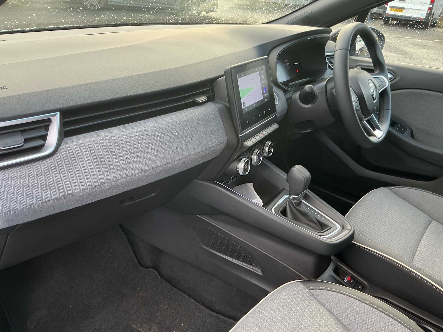 Used Renault Clio 2024 for sale - 76970012: Photo 7