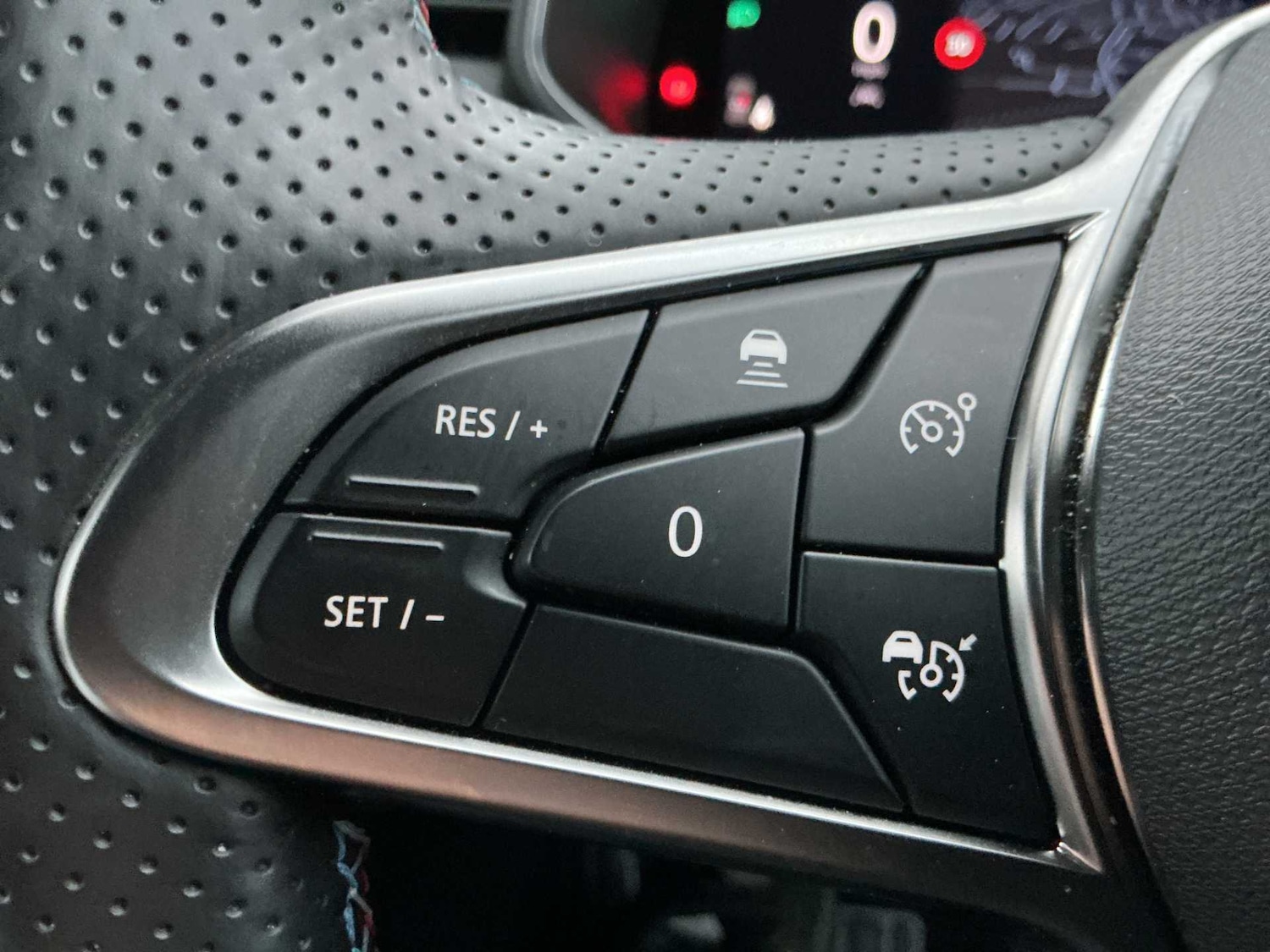 Used Renault Clio 2025 for sale - 76951227: Photo 24