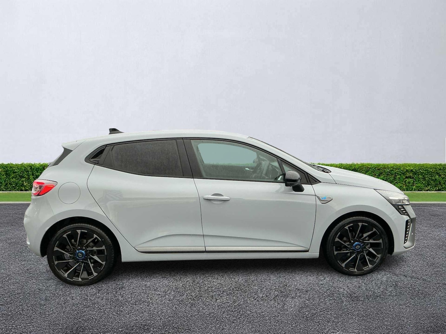 Used Renault Clio 2025 for sale - 76951227: Photo 3