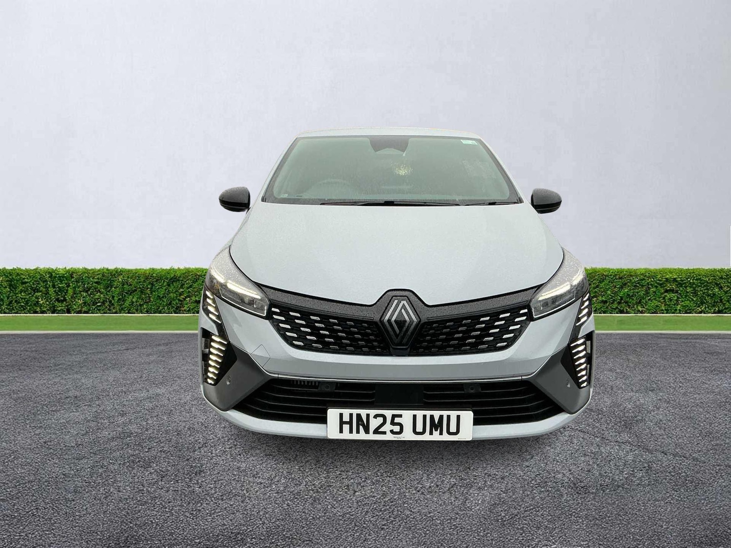 Used Renault Clio 2025 for sale - 76951227: Photo 5