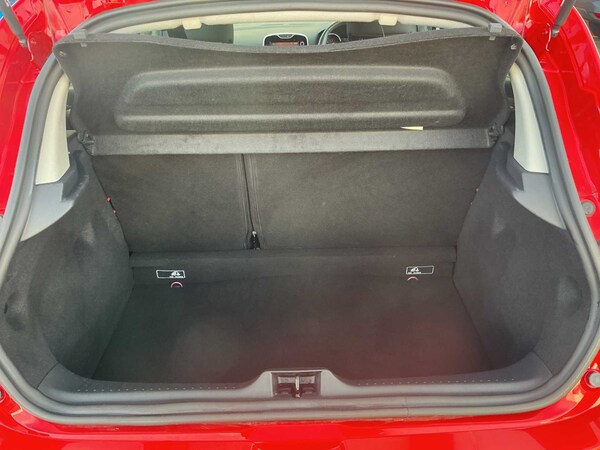 Used Renault Clio 2015 for sale - 76206104: Photo 16