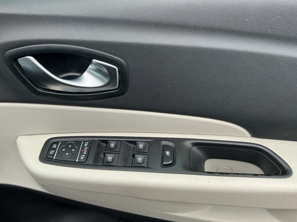 Used Renault Captur 2018 for sale - 76293132: Photo 20
