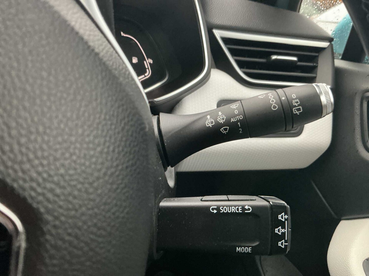 Used Renault Clio 2020 for sale - 76477317: Photo 26