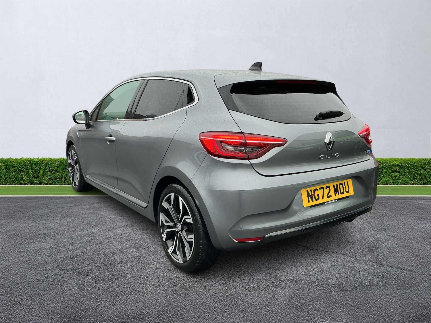 Used Renault Clio 2023 for sale - 77888678: Photo 2