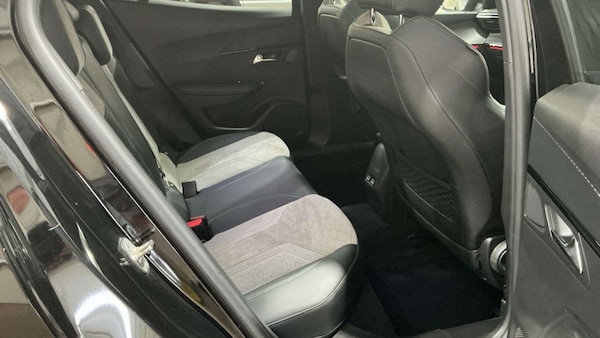 Used Peugeot 2008 2021 for sale - 76220630: Photo 8