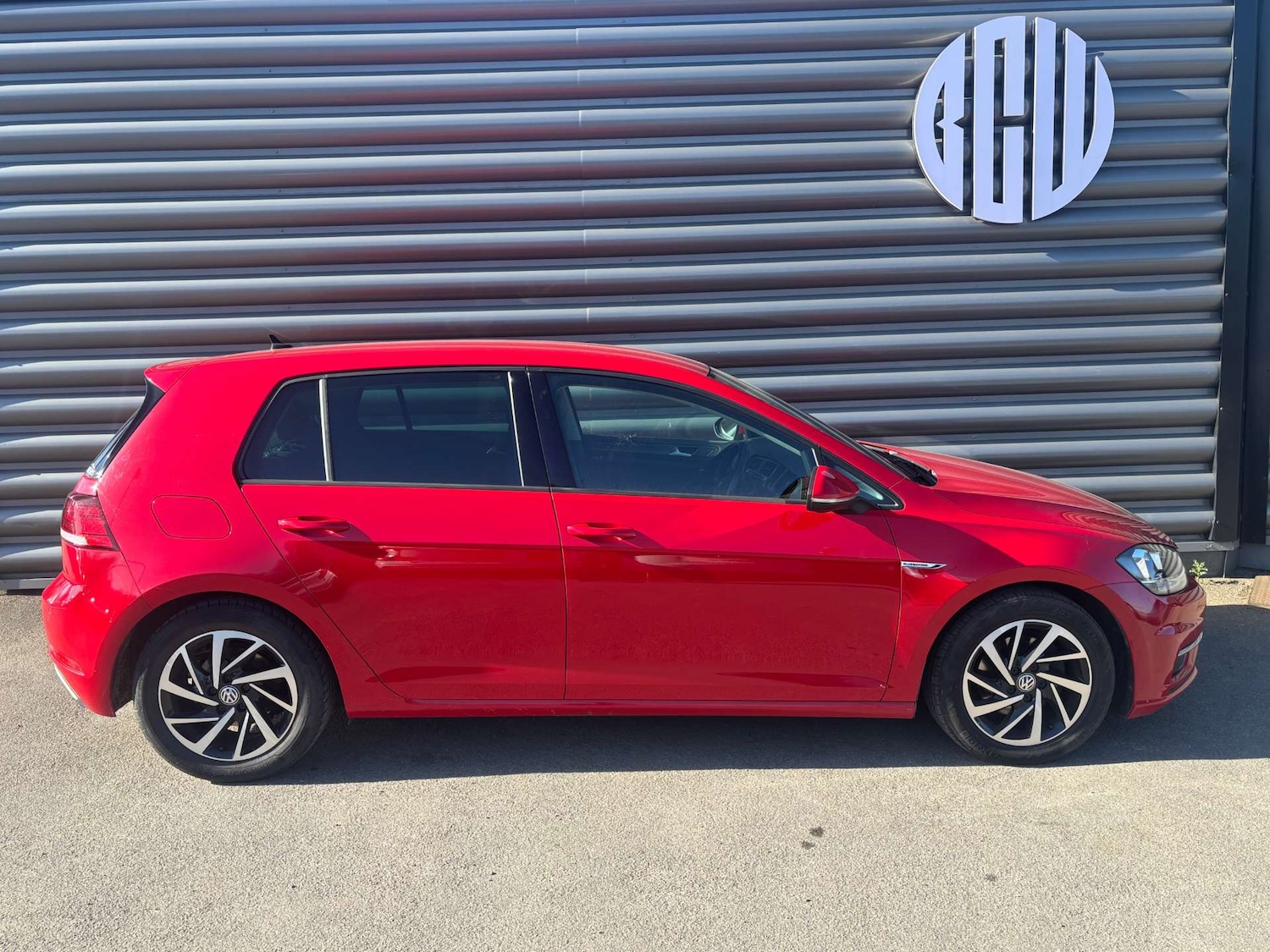 Used Volkswagen Golf 2019 for sale - 78106800: Photo 3