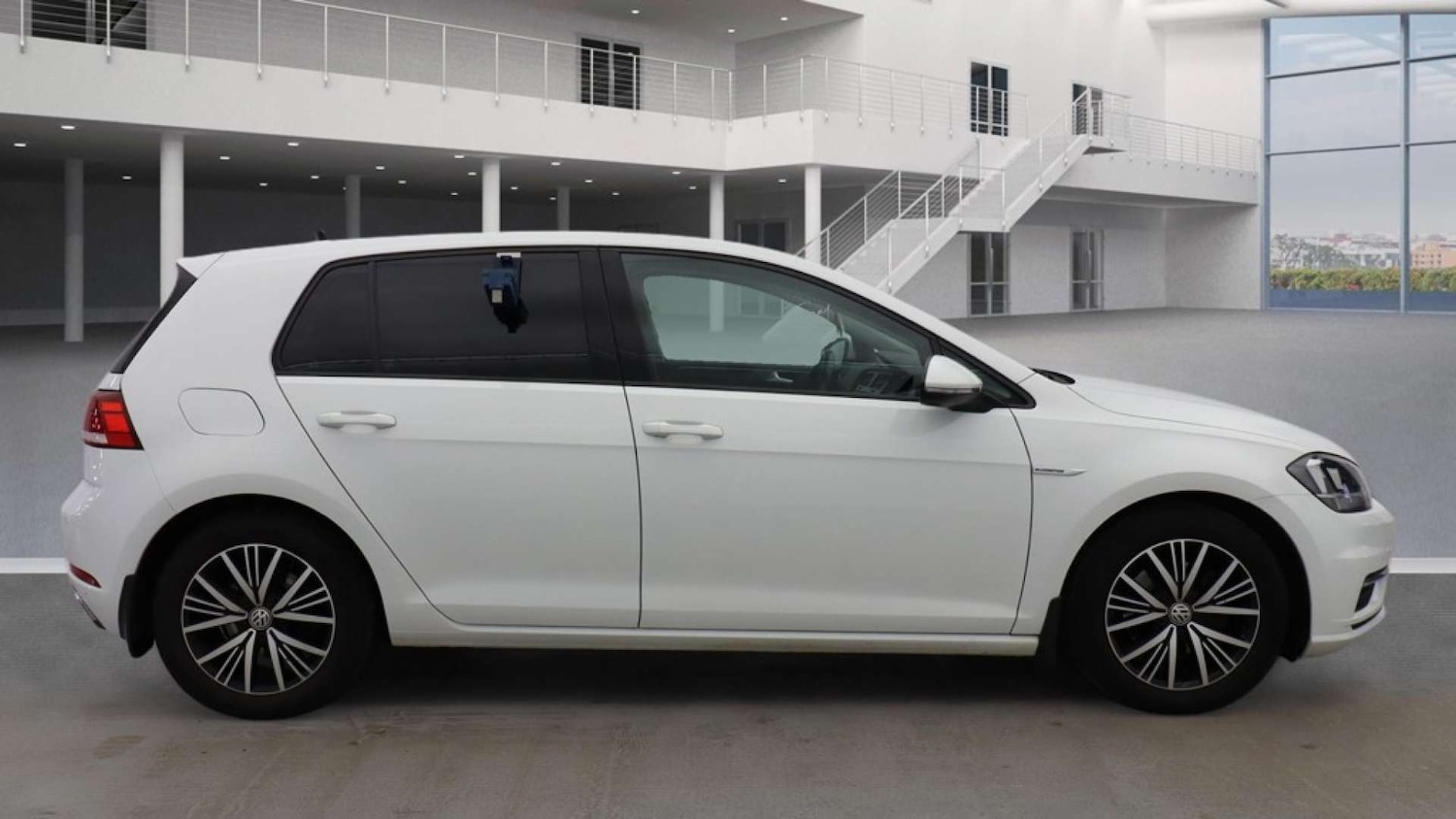 Used Volkswagen Golf 2018 for sale - 77669307: Photo 5