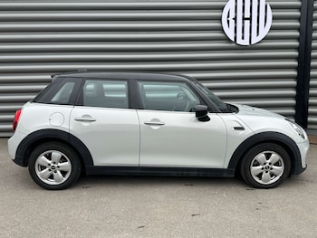 Used MINI Hatch 2020 for sale - 76275300: Photo