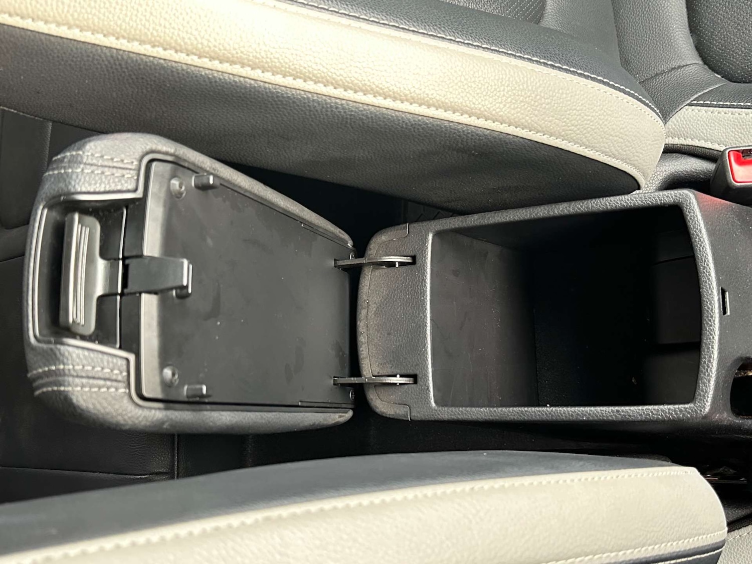 Used Kia Stonic 2019 for sale - 77632205: Photo 30