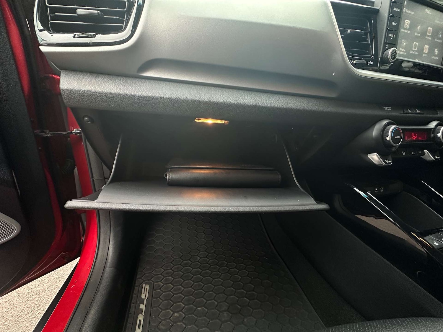 Used Kia Stonic 2019 for sale - 77632205: Photo 32