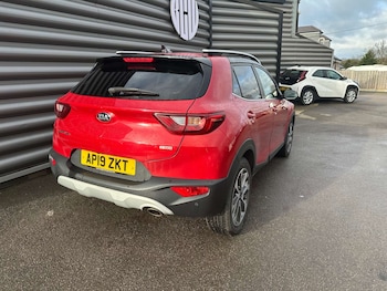 Used Kia Stonic 2019 for sale - 77632205: Photo