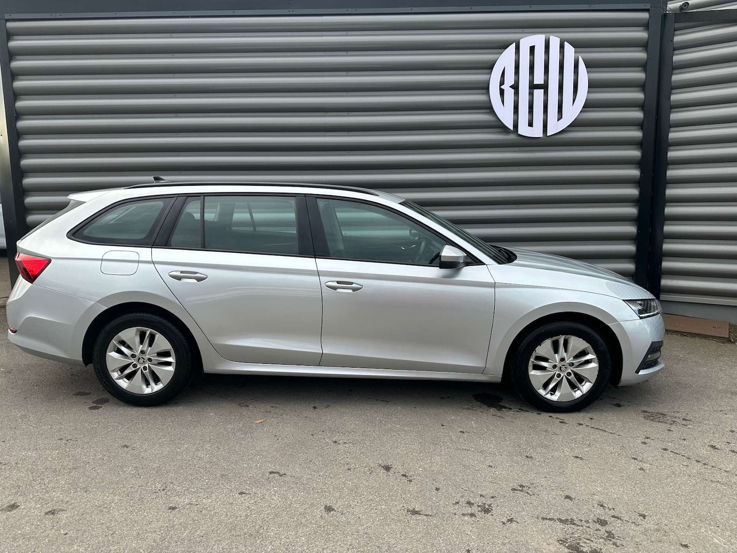 Used Skoda Octavia 2022 for sale - 76243990: Photo 2