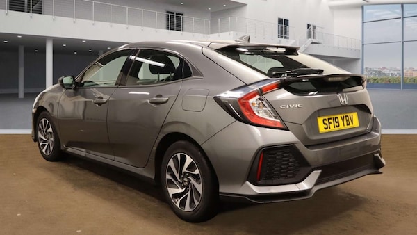 Used Honda Civic 2019 for sale - 76132429: Photo 3
