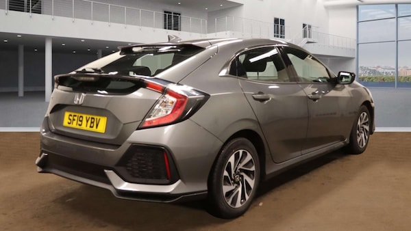 Used Honda Civic 2019 for sale - 76132429: Photo 4