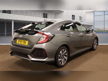 Used Honda Civic 2019 for sale - 76132429: Photo 4