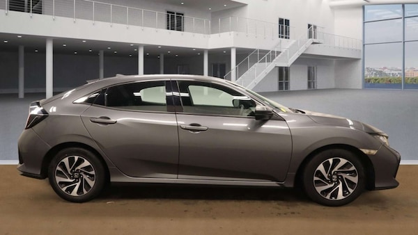 Used Honda Civic 2019 for sale - 76132429: Photo 5