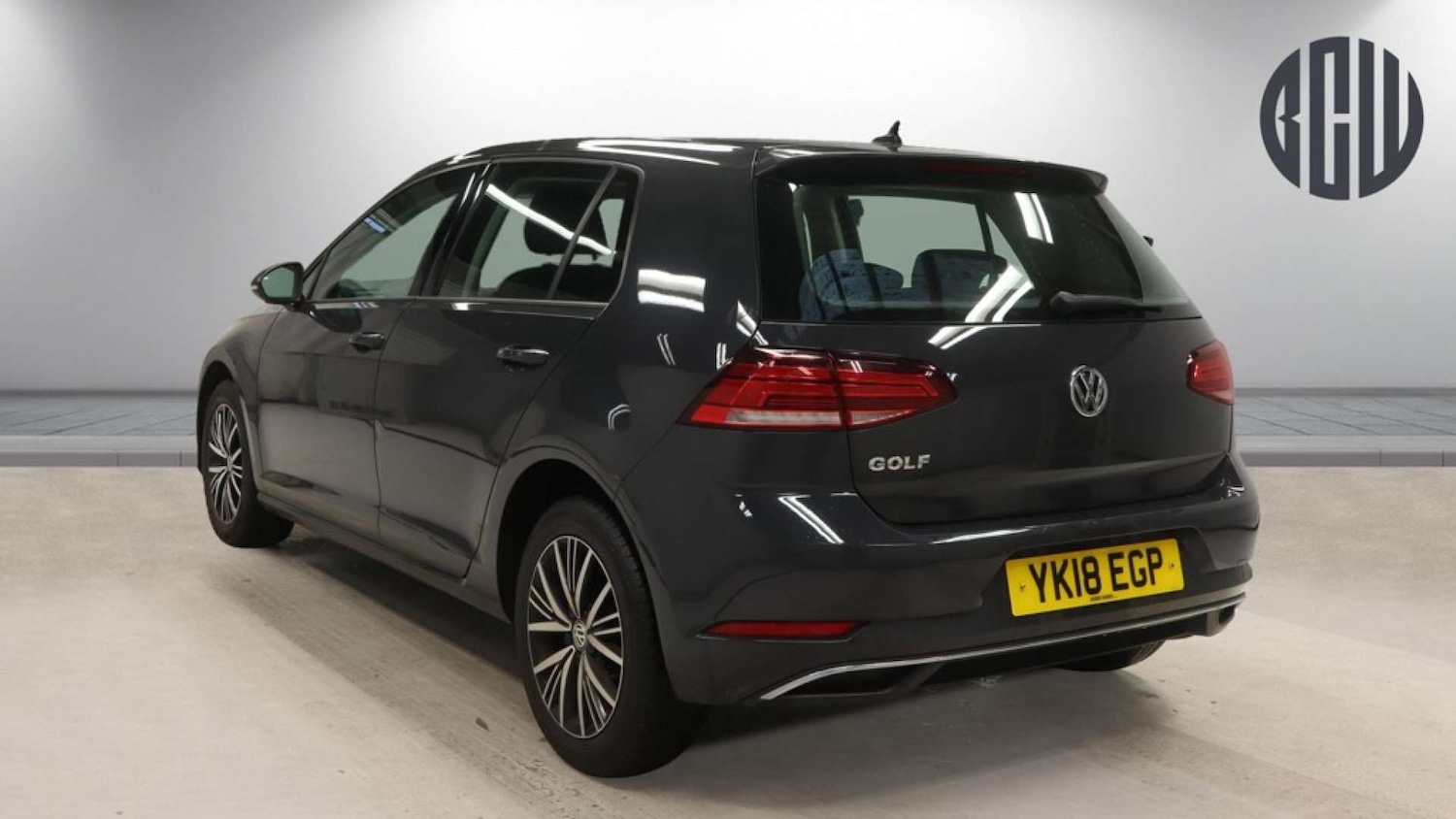 Used Volkswagen Golf 2018 for sale - 76630397: Photo 3