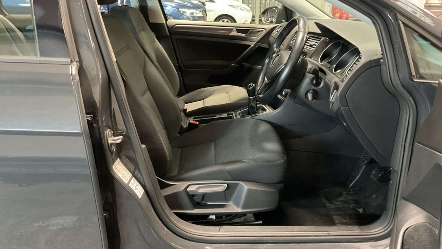 Used Volkswagen Golf 2018 for sale - 76630397: Photo 9