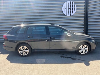 Used Volkswagen Golf 2021 for sale - 78456102: Photo