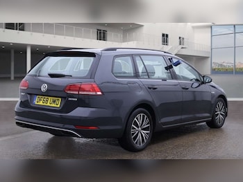 Used Volkswagen Golf 2019 for sale - 76305772: Photo