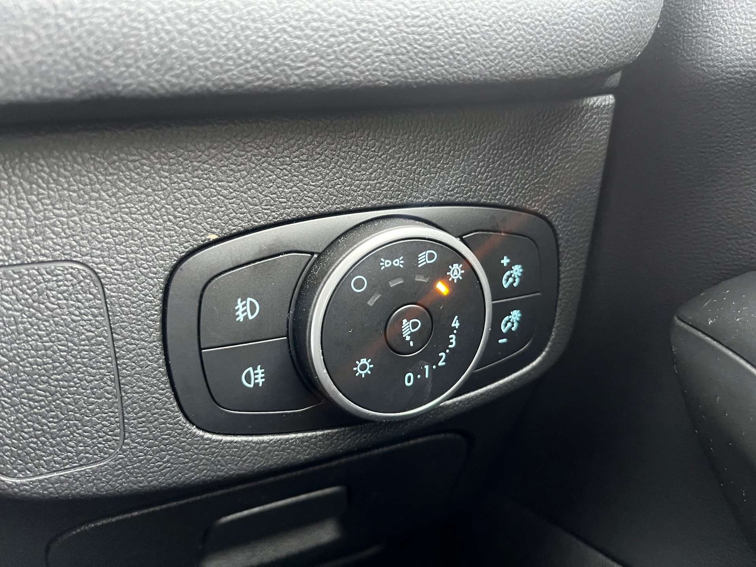 Used Ford Focus 2020 for sale - 76918183: Photo 17